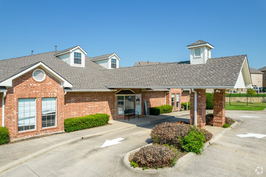 5925 Hillcrest Rd, Frisco, TX à vendre - Photo du bâtiment - Image 3 de 4