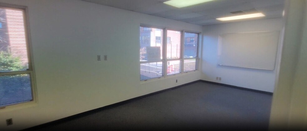 1820 Michael Faraday Dr, Reston, VA for lease - Building Photo - Image 3 of 23