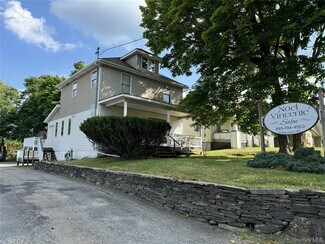 Plus de détails pour 57 Forestburgh Rd, Monticello, NY - Commerce de détail à vendre