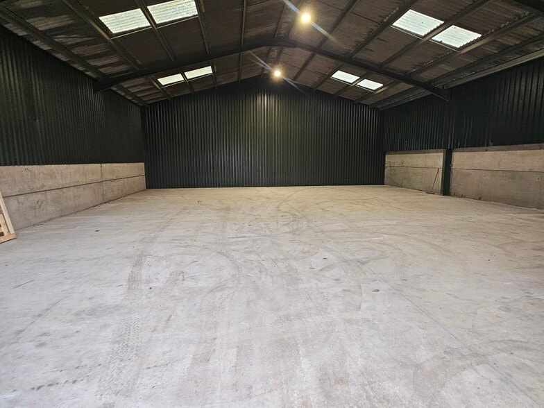 Beamond End, Amersham for lease - Building Photo - Image 3 of 5