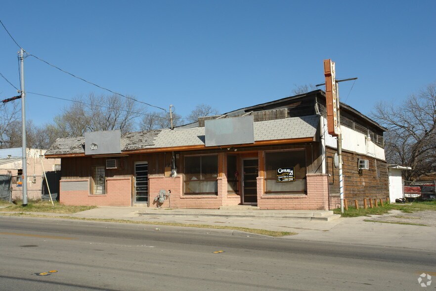 2941 E Houston St, San Antonio, TX à louer - Photo du bâtiment - Image 2 de 19