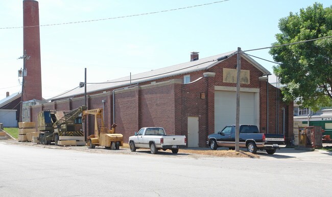 Plus de détails pour 134 NW Van Buren St, Topeka, KS - Industriel à vendre