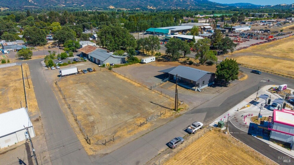 150 Perry St, Ukiah, CA for sale - Building Photo - Image 2 of 20