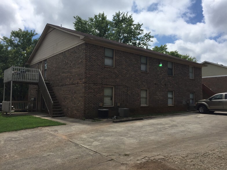 4418 Bonnell Dr NW, Huntsville, AL à vendre - Photo du bâtiment - Image 2 de 21