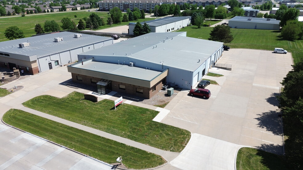 16190 Laurel St, Waukee, IA for lease - Building Photo - Image 3 of 5