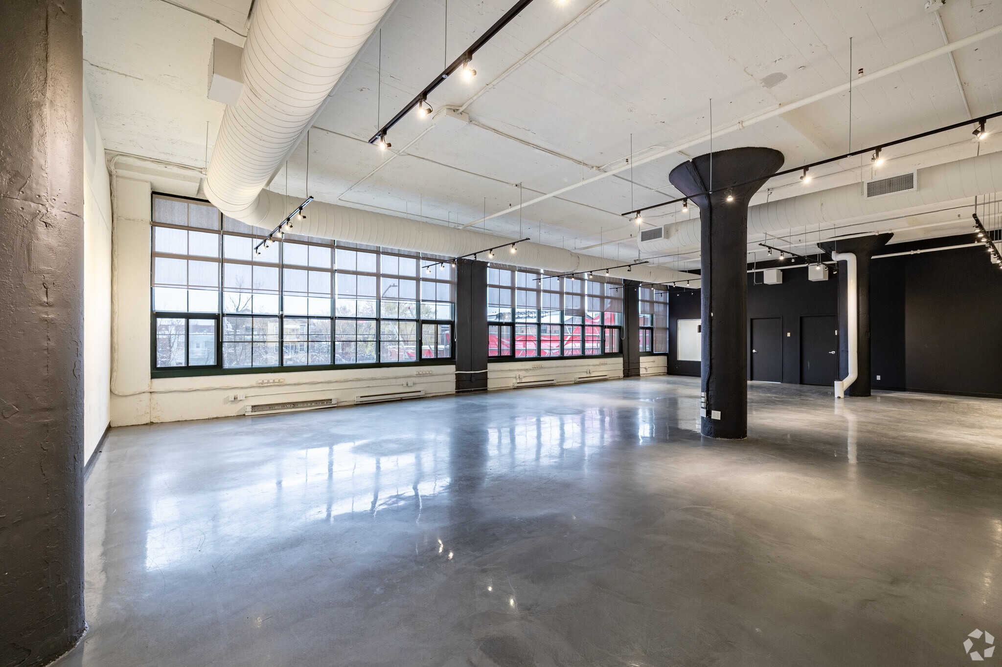 2030-2050 Boul Pie IX, Montréal, QC for lease Interior Photo- Image 1 of 1