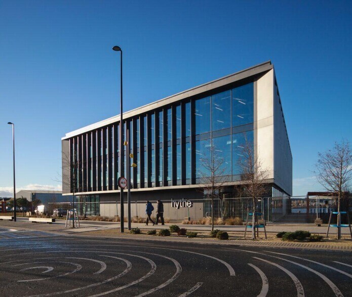 1 Tower Rd, Birkenhead à louer - Photo du bâtiment - Image 2 de 26