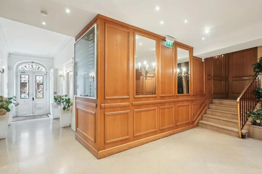 6 Rue Du Faubourg Saint-Honoré, Paris à louer - Hall d’entrée - Image 2 de 14