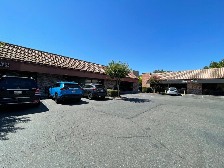 7901-7909 Fair Oaks Blvd, Carmichael, CA à louer - Photo du bâtiment - Image 2 de 4