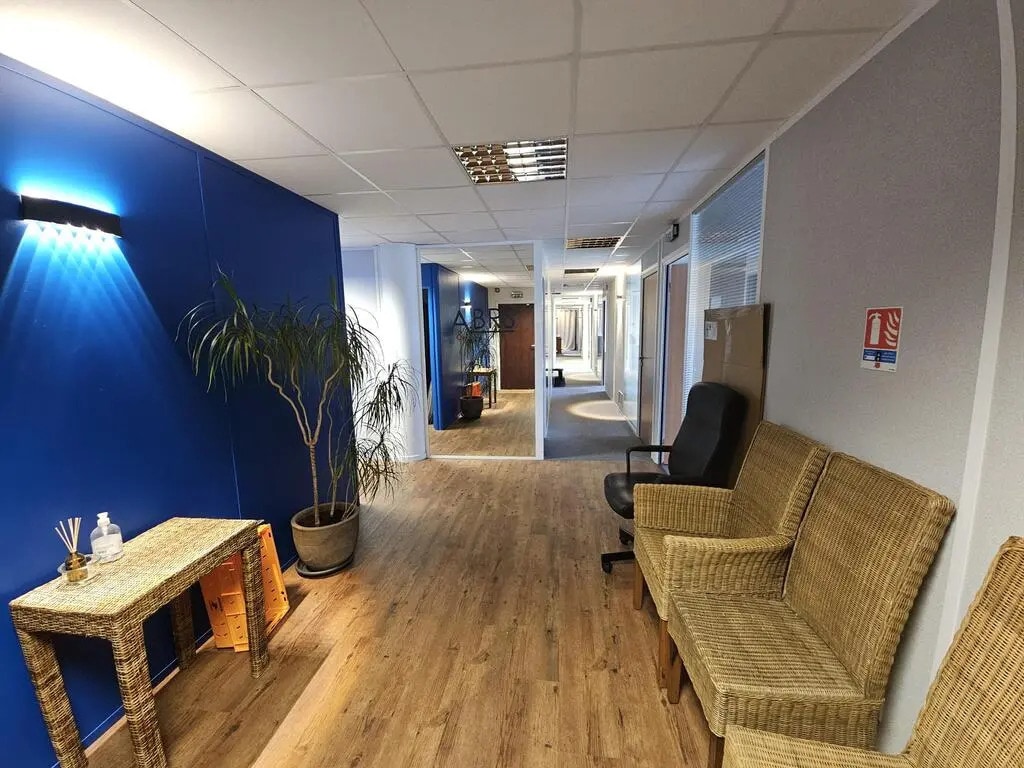 Office in Tours for lease Interior Photo- Image 1 of 7