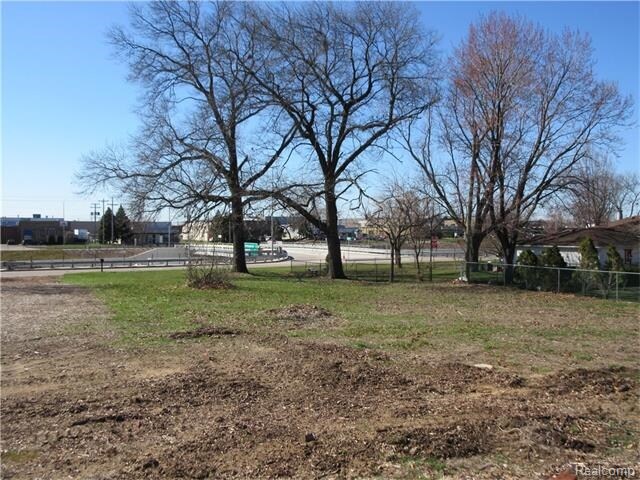 31670 Schoolcraft Rd, Livonia, MI à vendre - Photo du bâtiment - Image 2 de 8