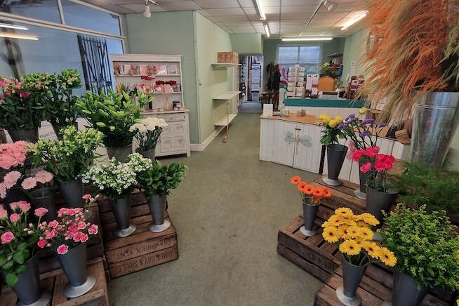 126 Central Rd, Worcester Park à louer - Photo du bâtiment - Image 2 de 5