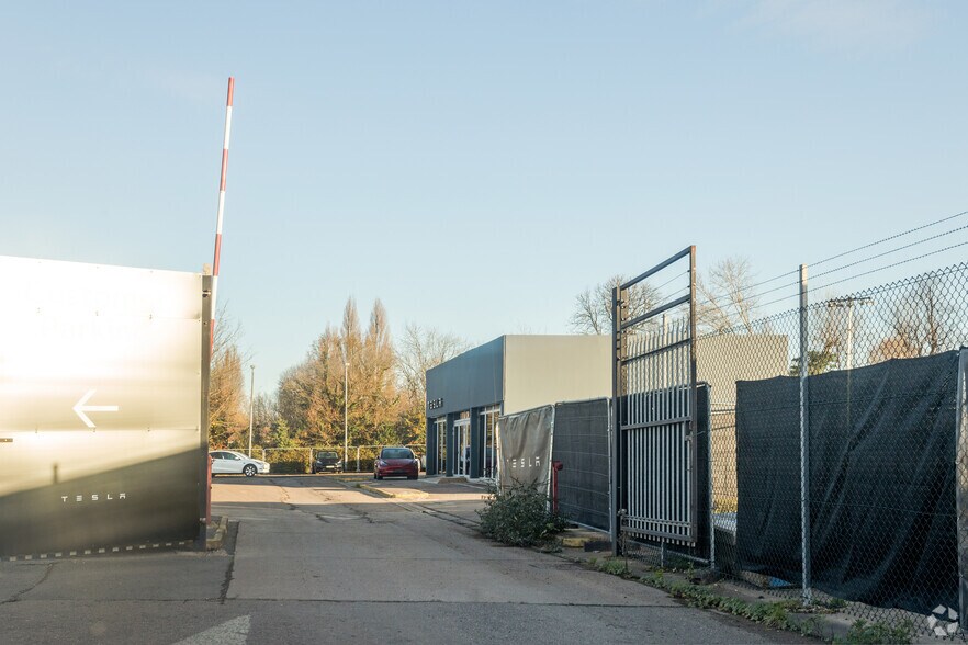The Causeway, Staines à louer - Photo du bâtiment - Image 3 de 3