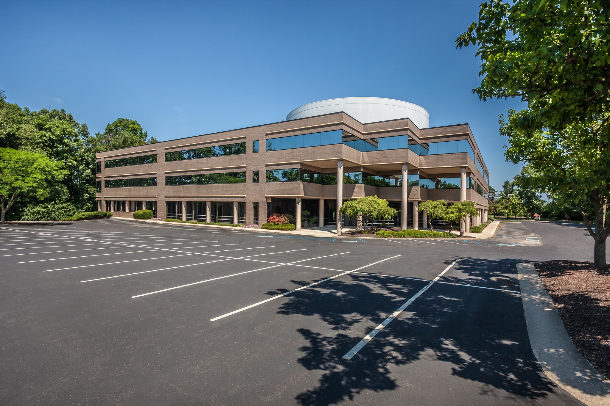 8275 Allison Pointe Trl, Indianapolis, IN for lease Building Photo- Image 1 of 3