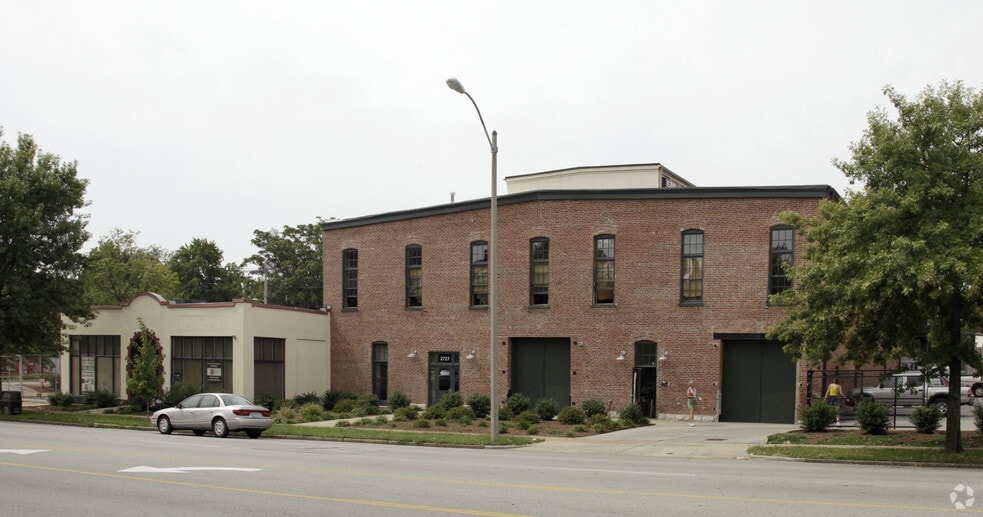 2727-2731 S Jefferson Ave, Saint Louis, MO for lease - Building Photo - Image 1 of 21
