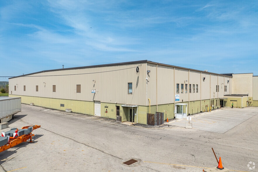 240 Kindig Ln, Hanover, PA for sale - Primary Photo - Image 1 of 11