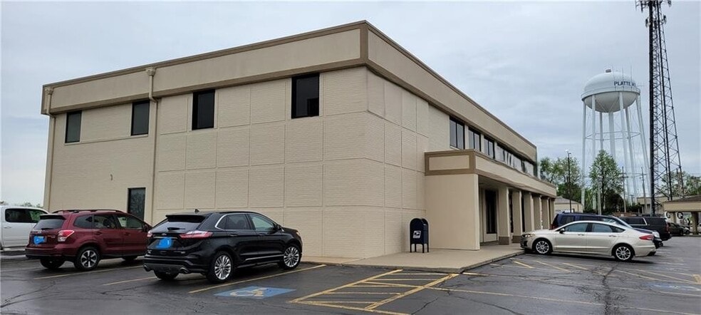 7667 NW Prairie View Rd, Kansas City, MO for lease - Building Photo - Image 2 of 11