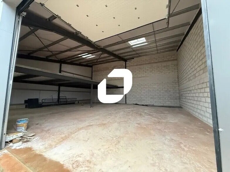 Flex in Marines for lease - Interior Photo - Image 3 of 7