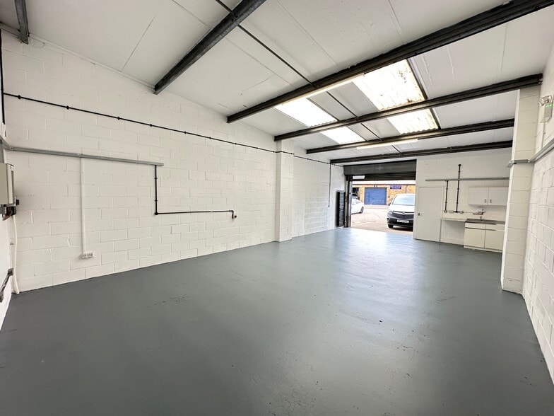 Unit 15, Phoenix Business Park, Brindley Rd, Hinckley for lease - Building Photo - Image 3 of 8