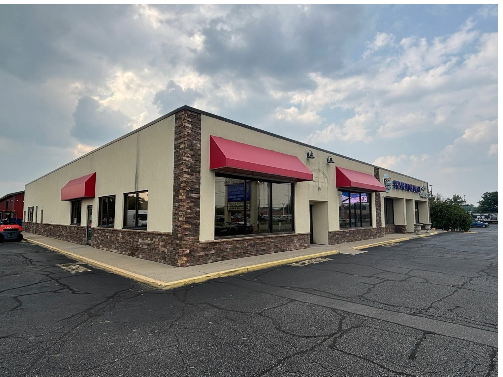 3915-3919 Grape Rd, Mishawaka, IN for lease Building Photo- Image 1 of 7