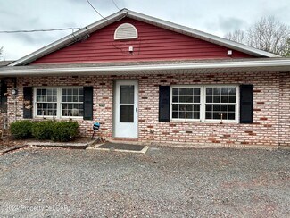 Plus de détails pour 486 S Mountain Blvd, Mountain Top, PA - Bureau/Commerce de détail à louer