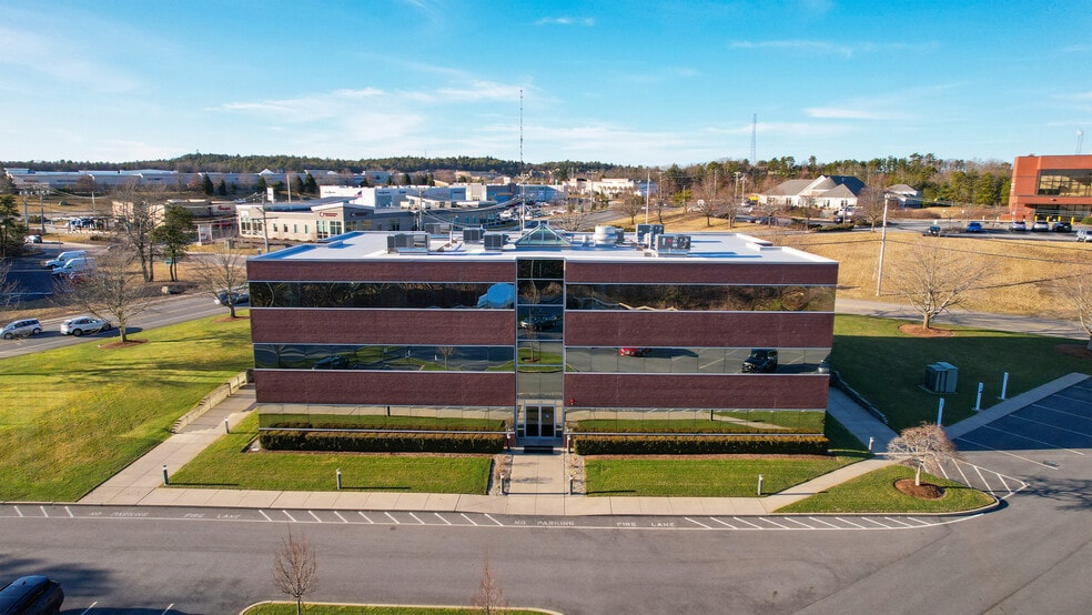 50 Resnik Rd, Plymouth, MA à louer - Photo du bâtiment - Image 3 de 3