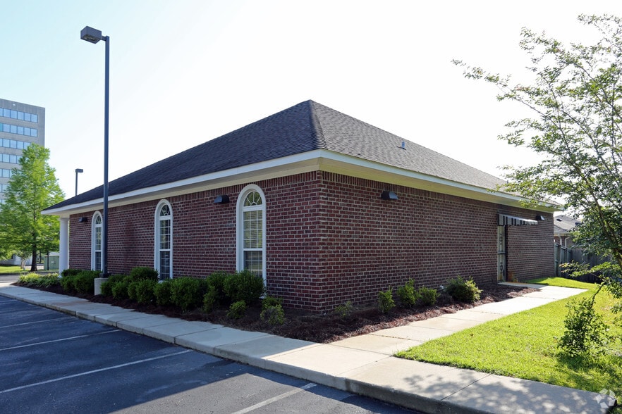 3511 Montlimar Plaza Dr, Mobile, AL for sale - Building Photo - Image 2 of 3