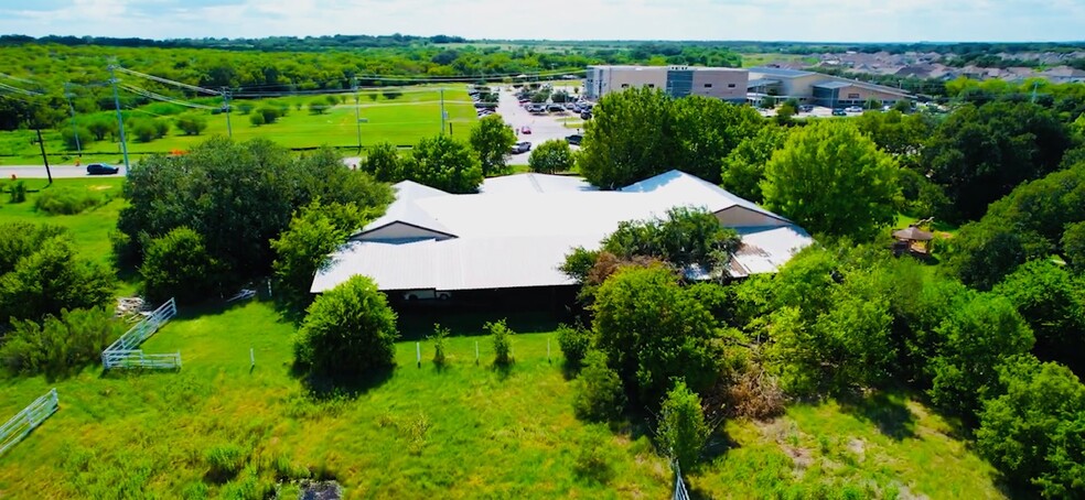 12470 Woman Hollering Rd, Schertz, TX for sale - Building Photo - Image 1 of 15