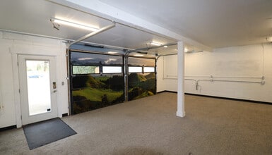 1241 Main St, Springfield, OR à vendre Photo intérieure- Image 2 de 7