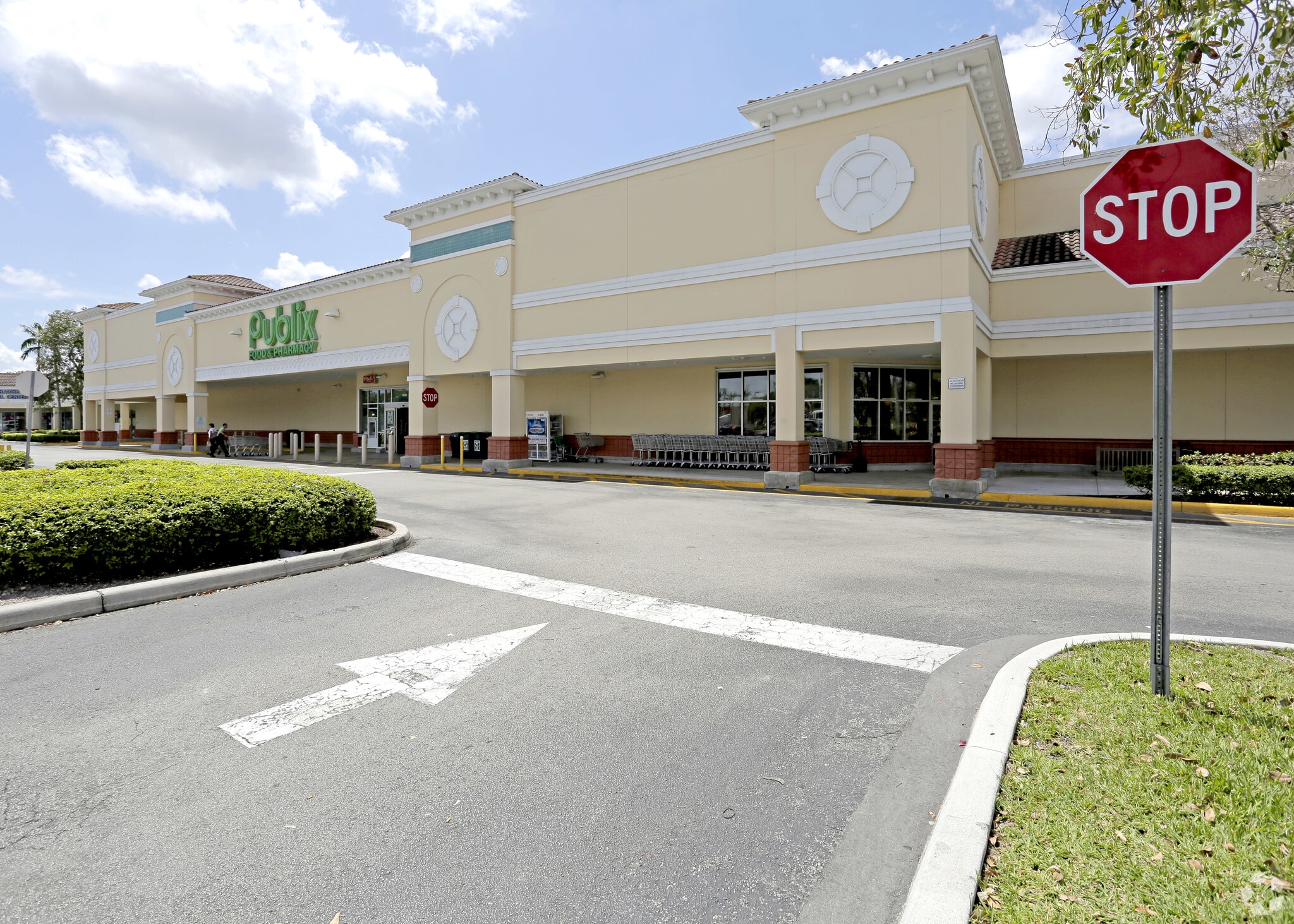 16800 N Kendall Dr, Miami, FL for lease Primary Photo- Image 1 of 21