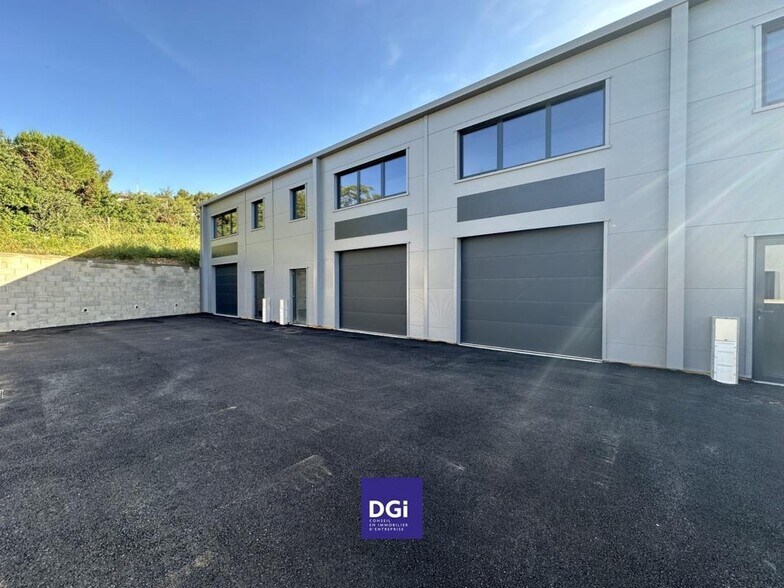 Flex in Nîmes for lease - Building Photo - Image 2 of 6
