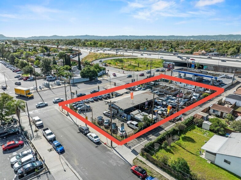 13235-13243 Osborne St, Arleta, CA à louer - Photo du bâtiment - Image 3 de 18