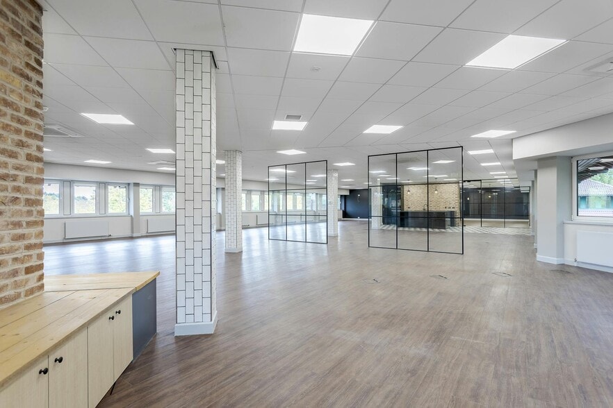 4200-4520 Solihull Pky, Birmingham à louer - Photo du bâtiment - Image 2 de 35