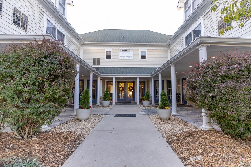 The Pointe at Sparta, NJ portefeuille de 2 propriétés à vendre sur LoopNet.ca - Photo du bâtiment - Image 3 de 24