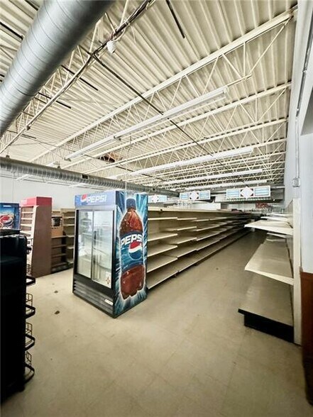 109 E Saltwork St, Elderton, PA à vendre - Photo du bâtiment - Image 2 de 10