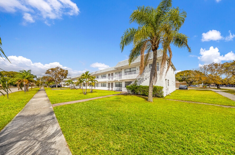 3111 NW 3rd Ave, Pompano Beach, FL for sale - Building Photo - Image 2 of 43