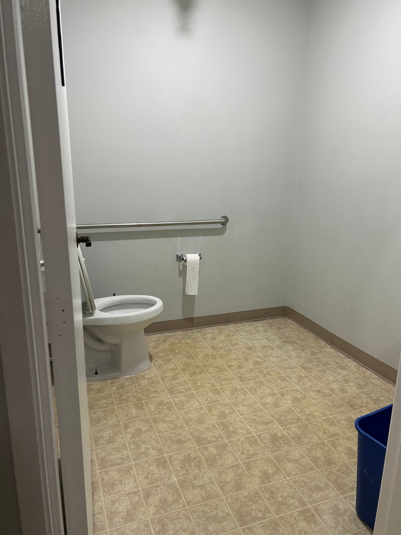 2387 Portola Rd, Ventura, CA for lease Interior Photo- Image 1 of 9