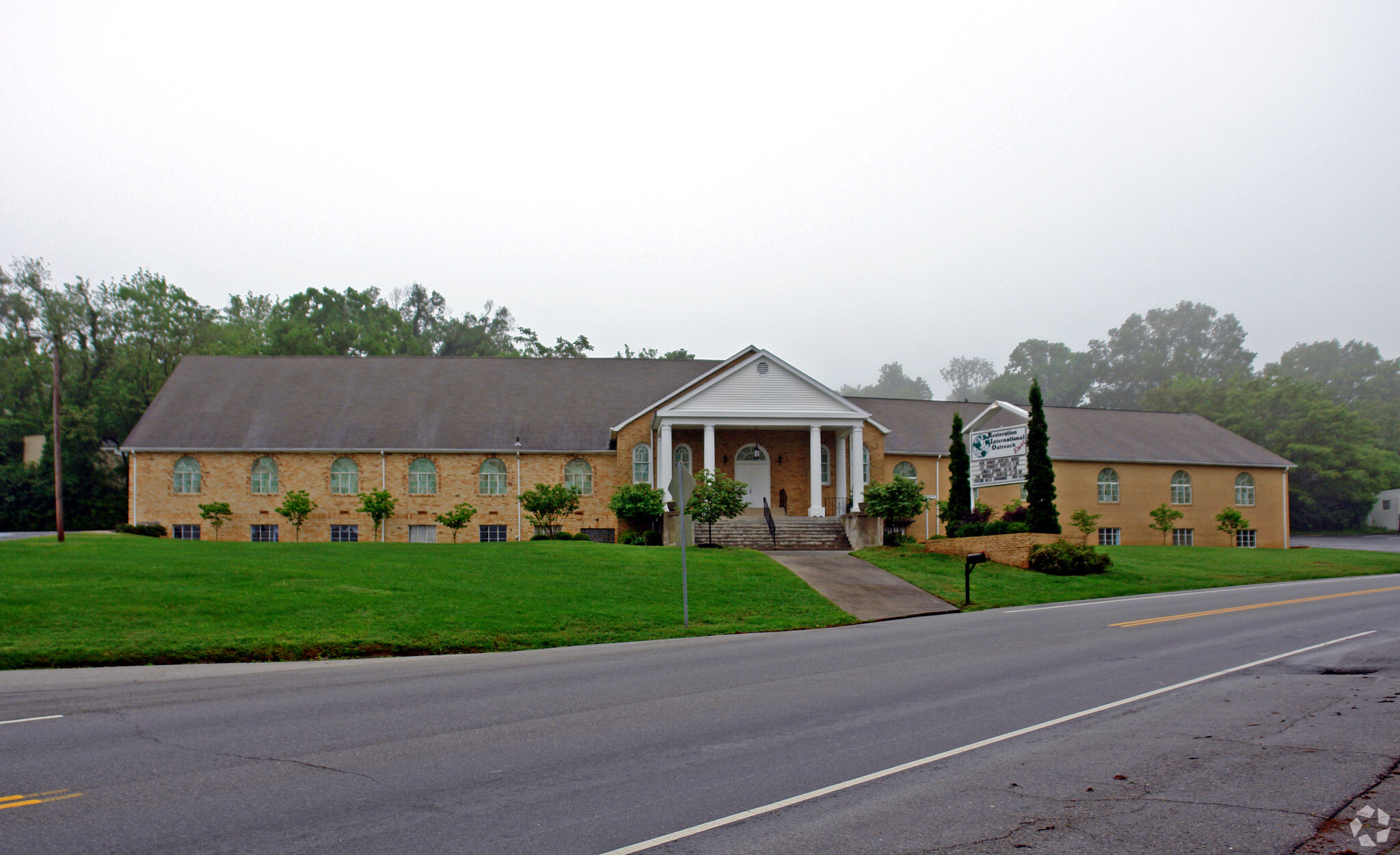 1412 E Broadway Ave, Maryville, TN for sale Primary Photo- Image 1 of 1