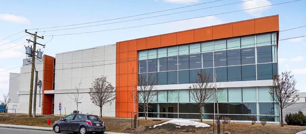 235 Rue Isabey, Montréal, QC à louer - Photo du bâtiment - Image 2 de 3
