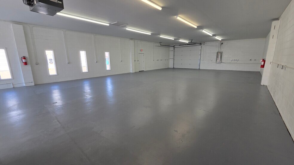 387 E 55th Ave, Denver, CO à louer - Photo du bâtiment - Image 3 de 13