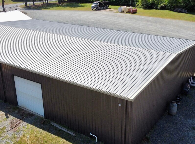 1607 Kelly Dr, Sanford, NC for sale - Building Photo - Image 2 of 9