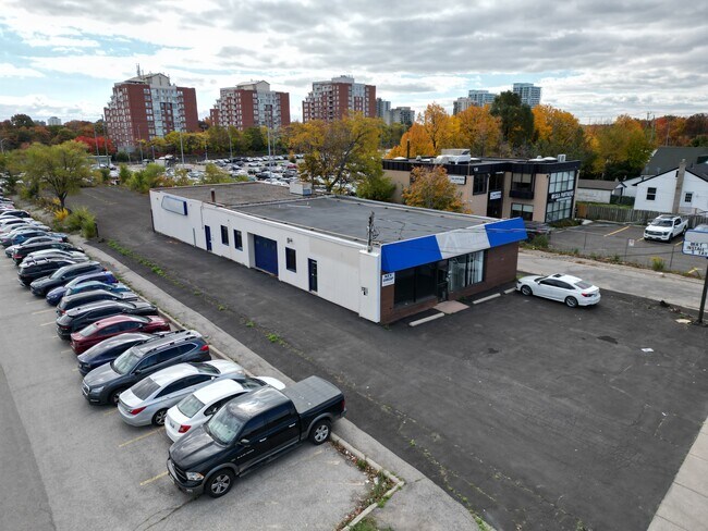 More details for 142 Cross Ave, Oakville, ON - Retail for Sale