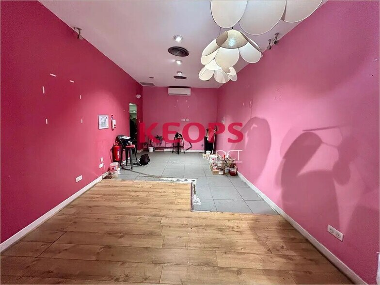 Retail in Toulouse for lease - Interior Photo - Image 3 of 7