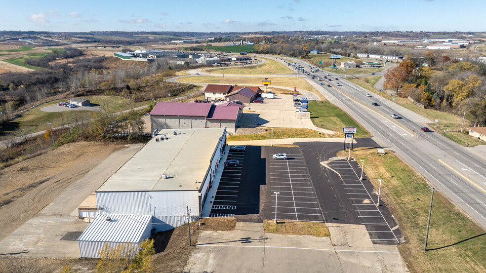 4478-4488 Dodge St, Dubuque, IA for lease - Building Photo - Image 3 of 22