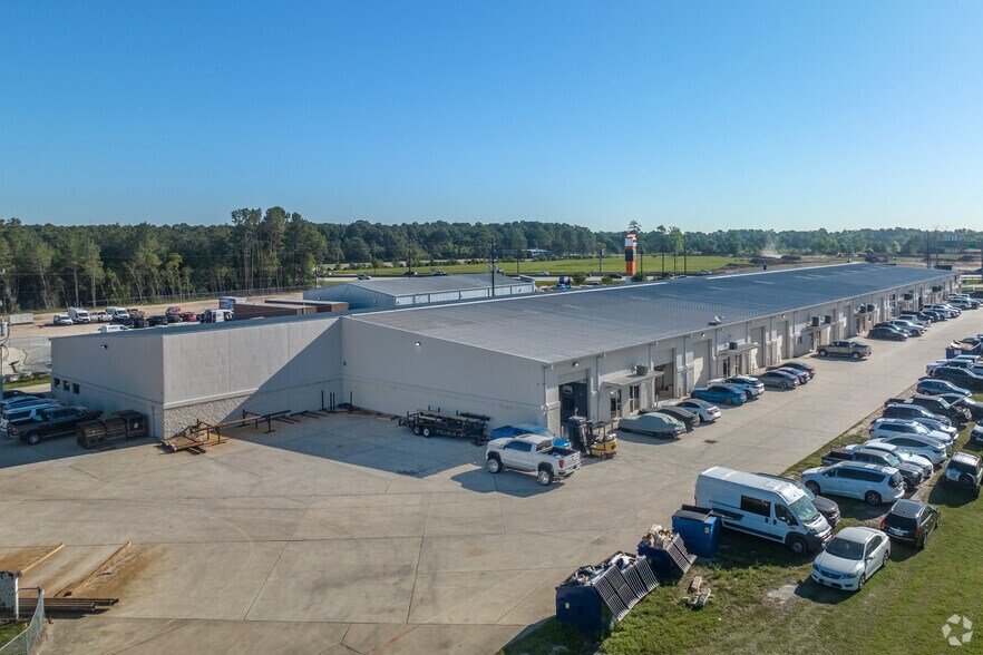 22955 Tomball Pky, Tomball, TX à louer - Photo du bâtiment - Image 2 de 5