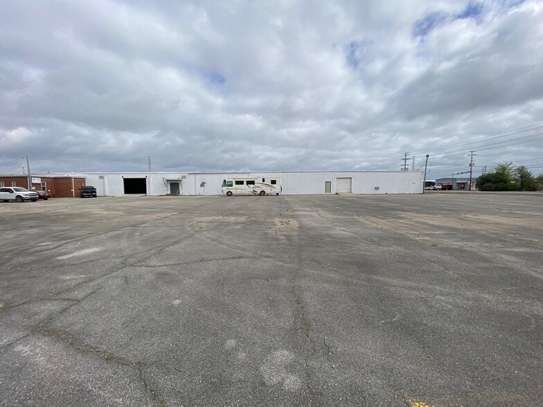 1031 S Green St, Tupelo, MS for sale - Building Photo - Image 3 of 21