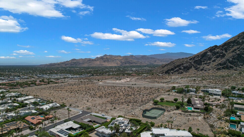 Ramond Rd, Palm Springs, CA à vendre - Photo du bâtiment - Image 3 de 5