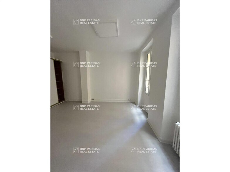 6 Bis Rue Georges Clémenceau, Versailles for lease - Interior Photo - Image 2 of 16
