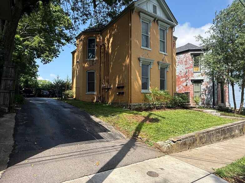152 E Fourth St, Lexington, KY à vendre - Photo du bâtiment - Image 2 de 23