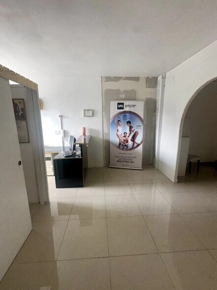 207 Route Des 3 Lucs, Marseille à louer - Photo intérieure - Image 2 de 9